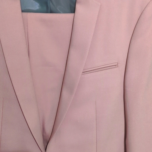 Noak pink suit - Picture 3 of 9